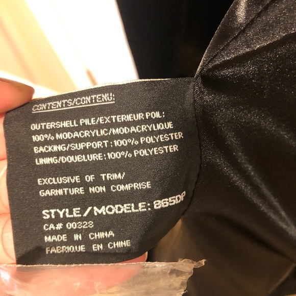 Novelti Petite Faux Fur coat - Onyx Black size 10. - Picture 7 of 7